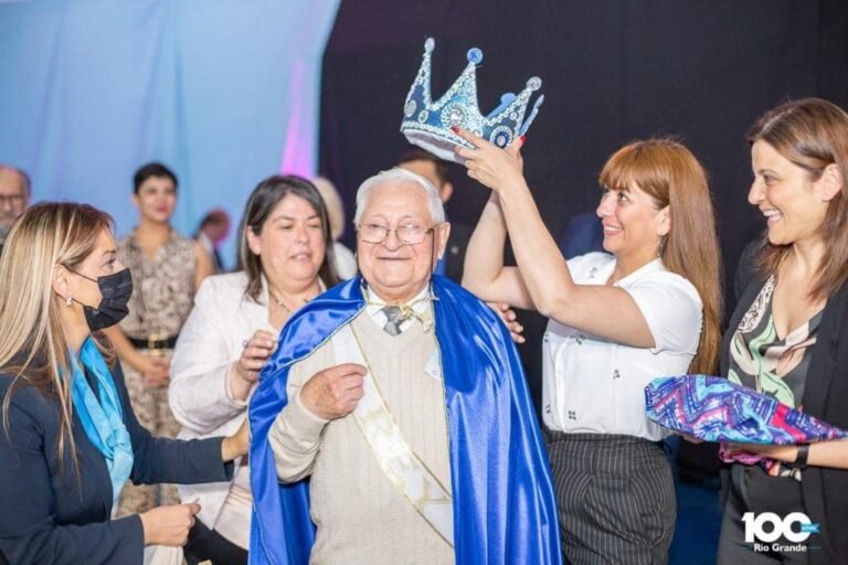 Realizaron la fiesta de la “Elección de la Reina y el Rey del Adulto Mayor”