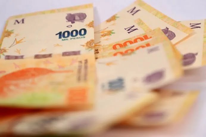 pesos-billetes-mil-1000-inflacion-tasa-interes-licua