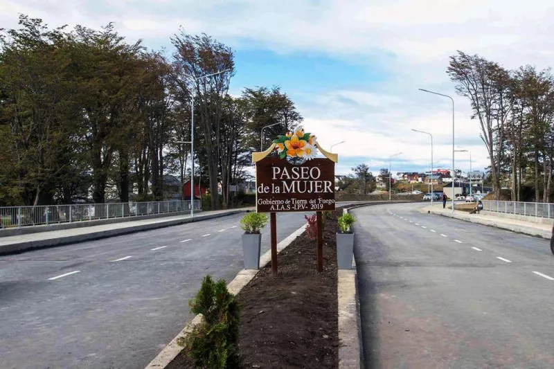 multimedia.normal.9055b841a06f016c.506173656f206465206c61204d756a657220557368756169615f6e6f726d616c2e77656270