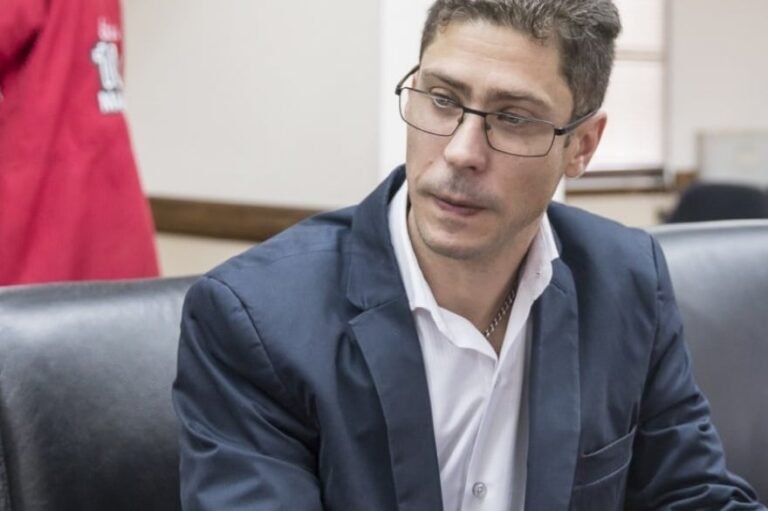 “La sociedad en general no se pregunta cuál es la capacidad instalada del lugar donde se atiende”