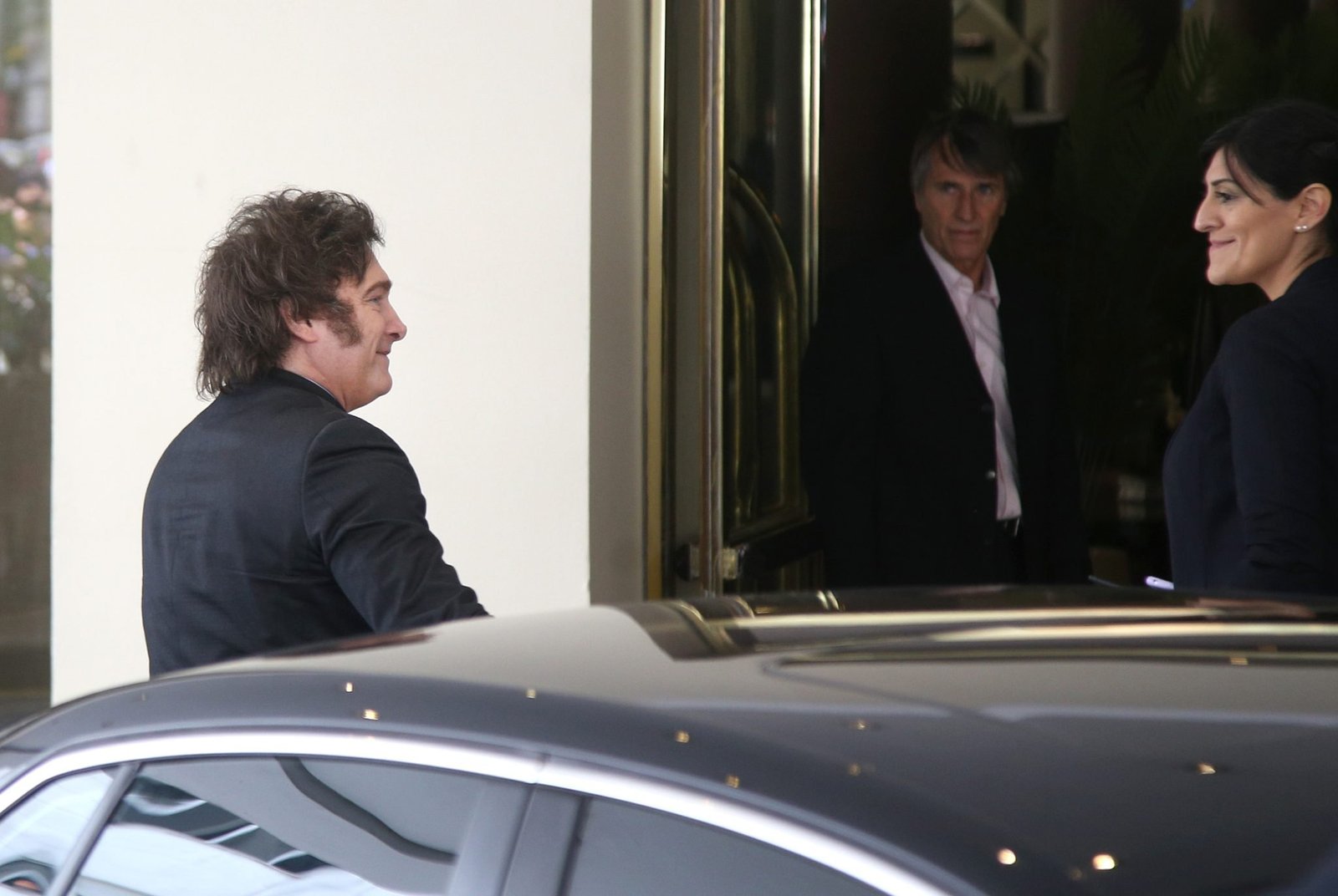 1700578820231121313-2048x1372