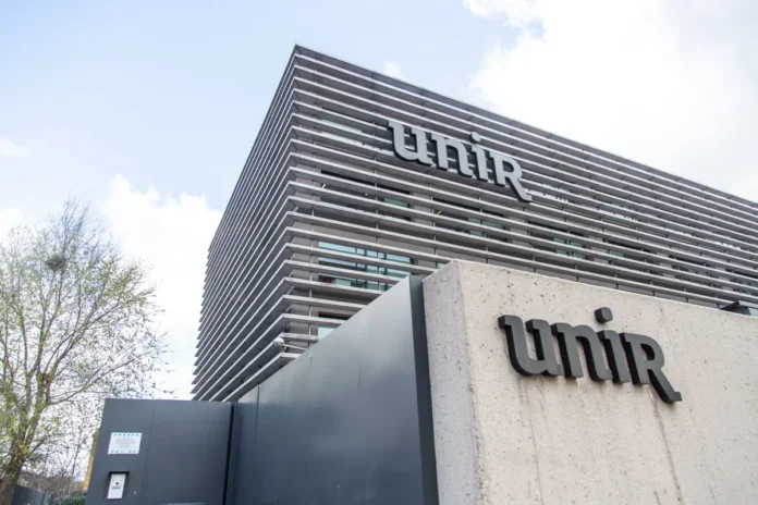 multimedia.normal.8d6eee53f623934d.MjEwMzE4VU5JUjAxNlBfbm9ybWFsLndlYnA=