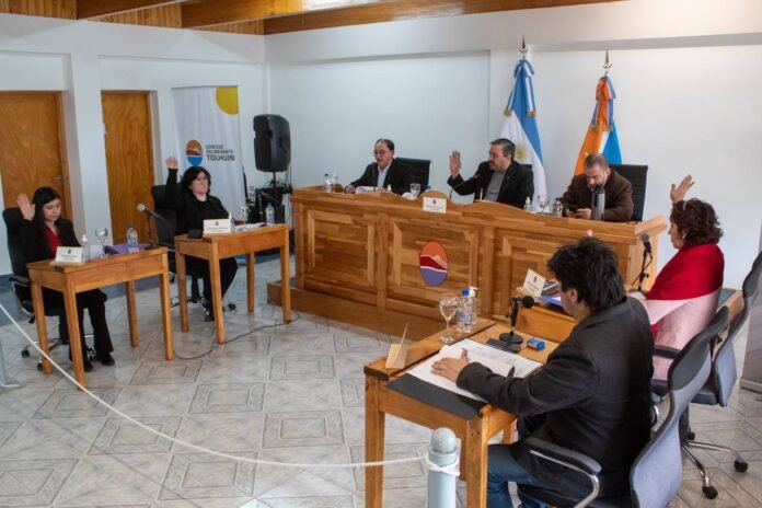 photo_5084861161429642414_y