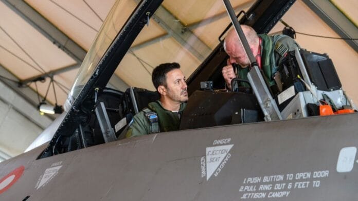 661eabff733bb_940_529!