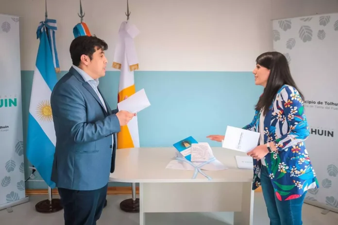 multimedia.normal.bf4e7cf6b25ce667.4a75726120416e612043656a61735f6e6f726d616c2e77656270