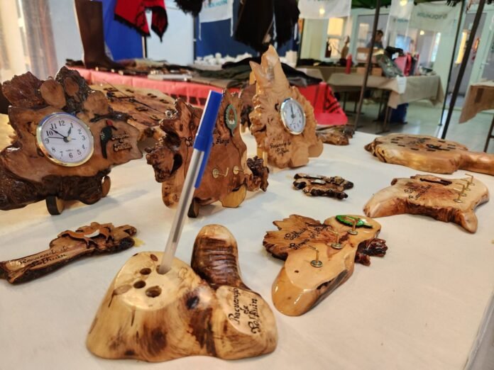 5082e8cb-ee42-4c2d-95d4-e649b744093b