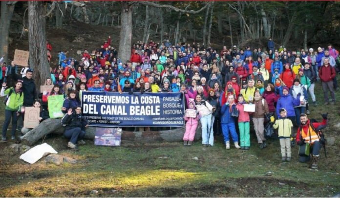 20251111194702_costa