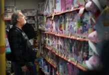 Reyes Magos: el ticket promedio se desplomó un 42% respecto a 2025, según sondeo de CAME