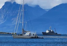 OFRECÍA EXPEDICIONES ILEGALES A LA ANTÁRTICA POR $13 MILLONES: VELERO FRANCÉS FUE INCAUTADO POR CHILE EN CANAL BEAGLE