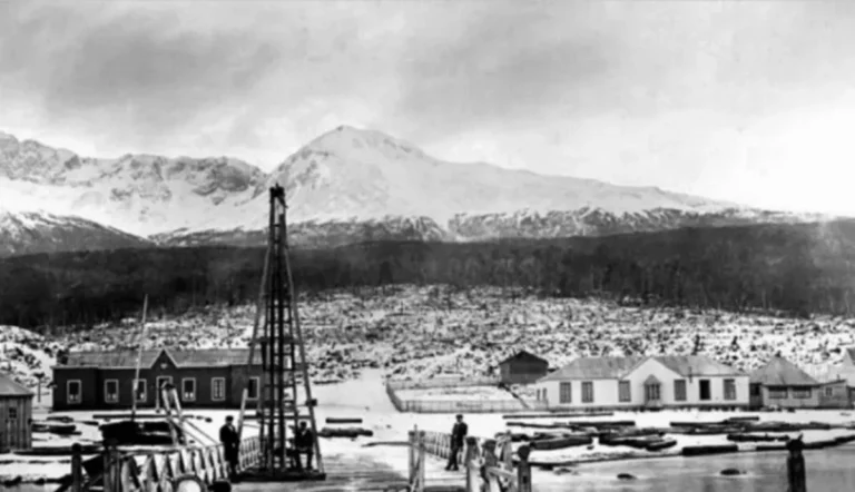 Hace 142 años, con el izado del pabellón argentino, se fundaba la ciudad de Ushuaia